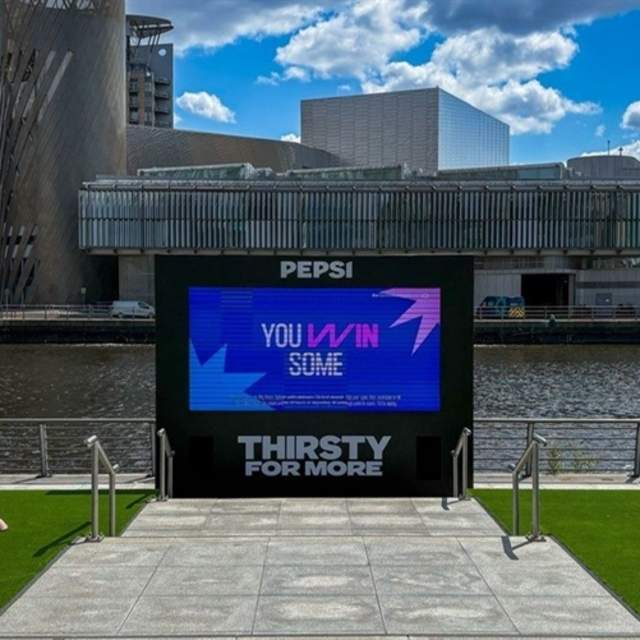 Screen on the Docks