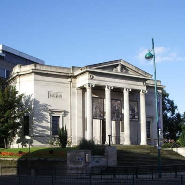 Stockport War Memorial Art Gallery