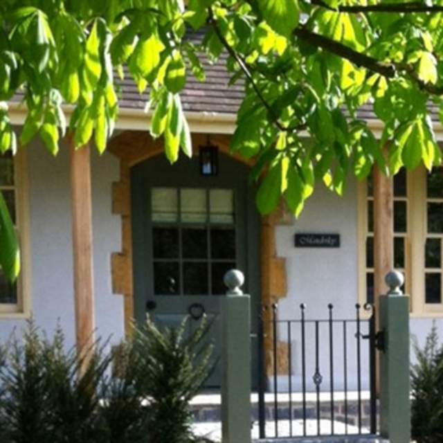 Broadway Hotel Holiday Cottages
