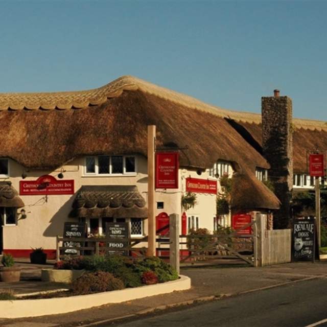 Greyhound Country Inn