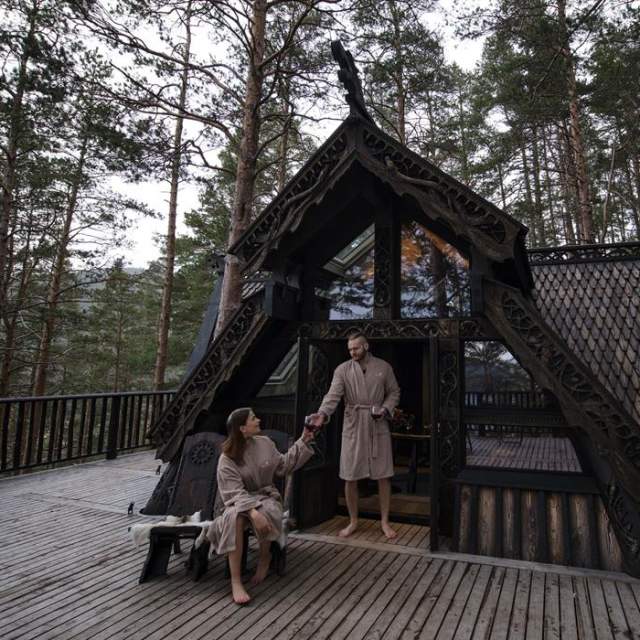 The Raven’s Nest, Kaupanger