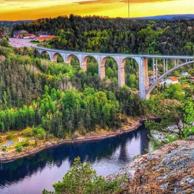 Gamle tollstasjon til Hjelmkollen