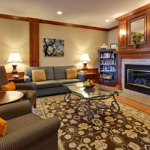 LaQuinta Inn & Suites/Hixson, 15% off room rate
