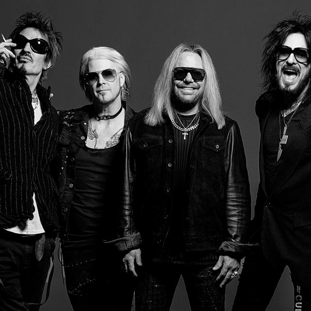 The Return Of The Carnival Of Sins: Mötley Crüe - Phoenix AZ, 85035
