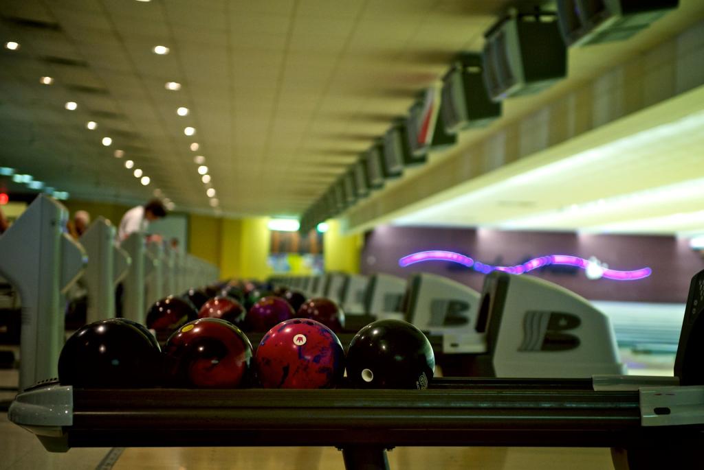 Bowling-DSC_0179_print-large