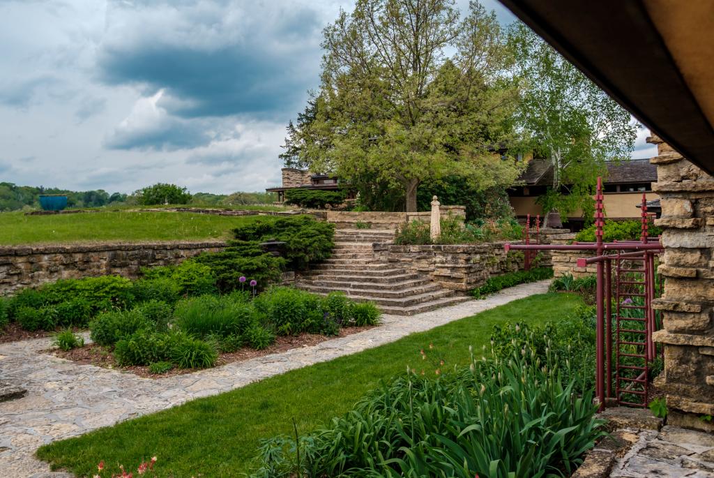 Midcourt  Taliesin