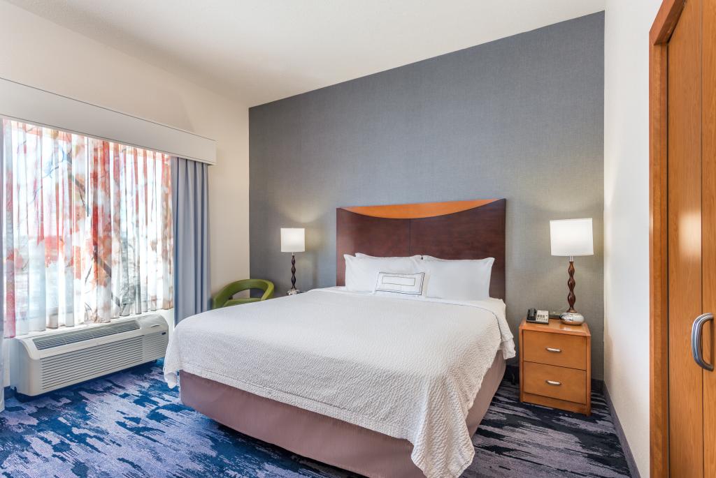 Fairfield Inn & Suites Madison East