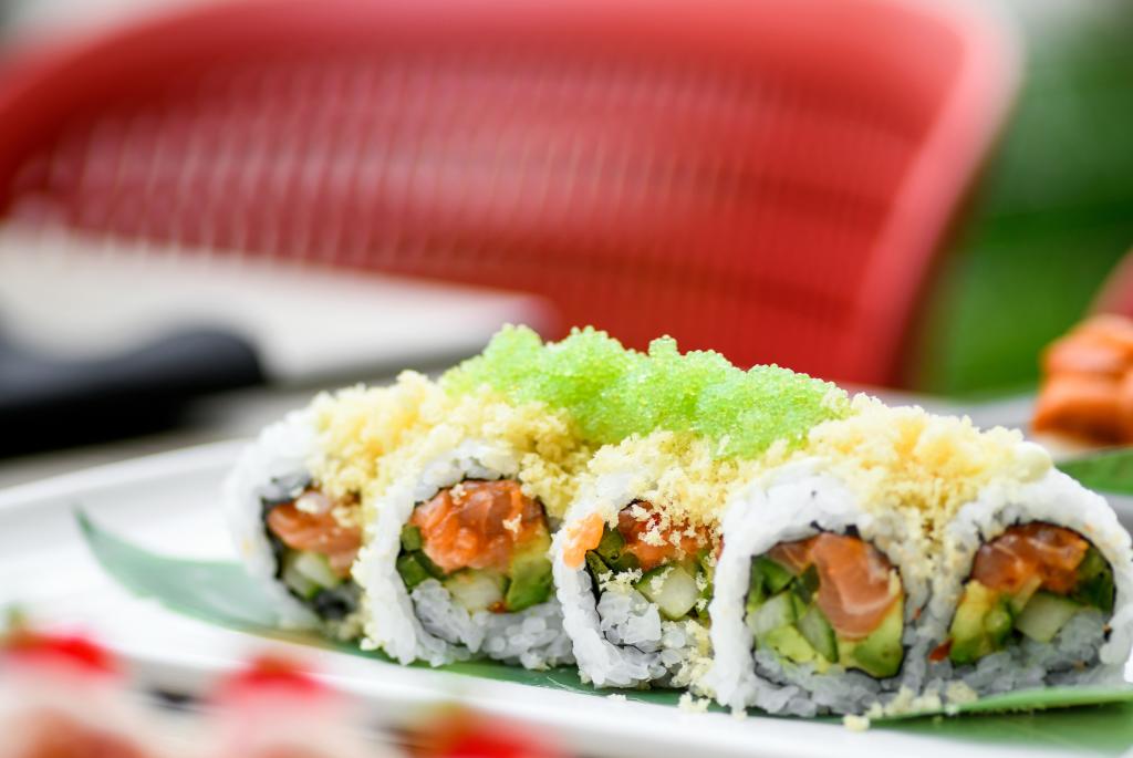 Crunchy Salmon Roll