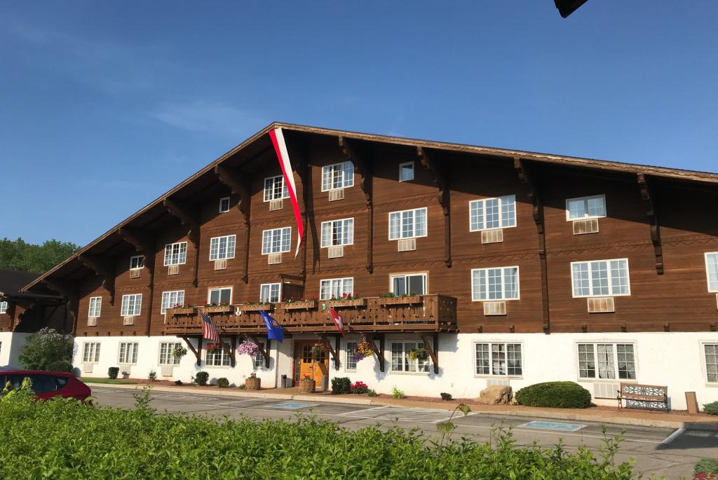 chalet-landhaus-exterior2