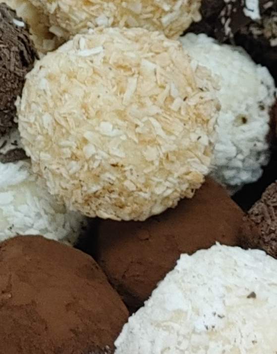 Making Rolled Chocolate Truffles