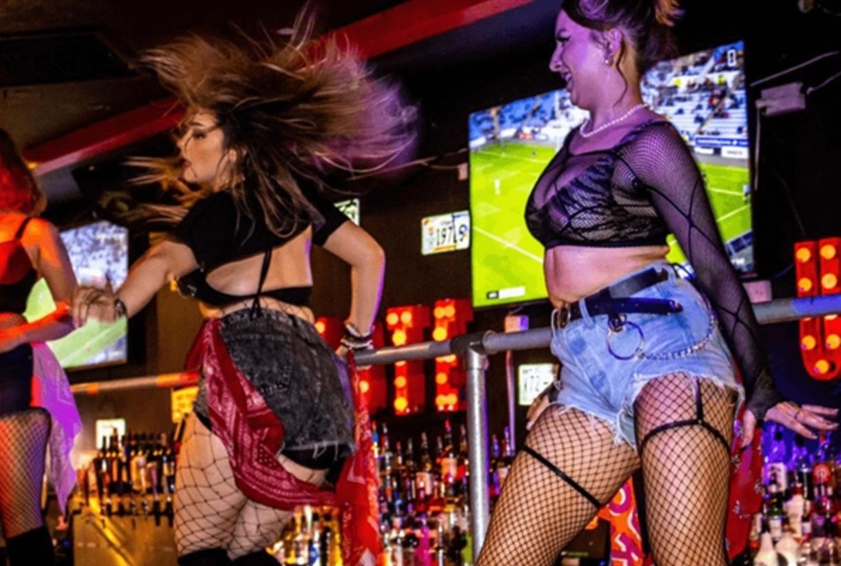 Coyote Ugly: Home to bra chandeliers and bartop dancing - Las