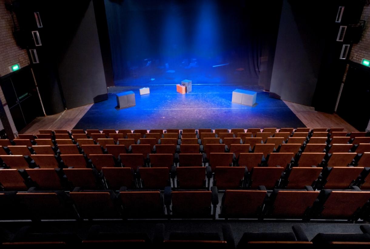 Electric theater seats deals