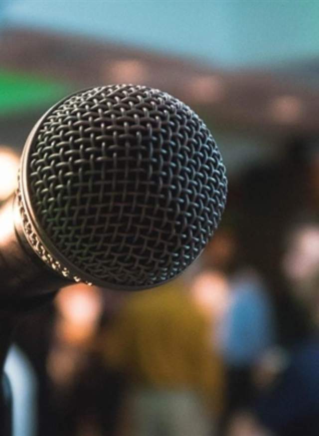 Dean Ager in Concert