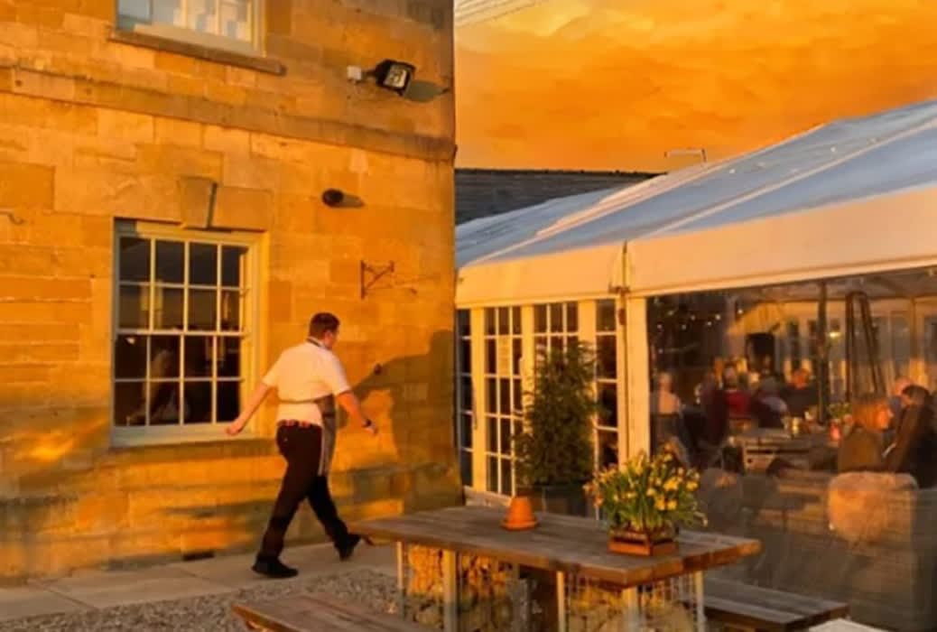 Fish, Fizz & Live Music