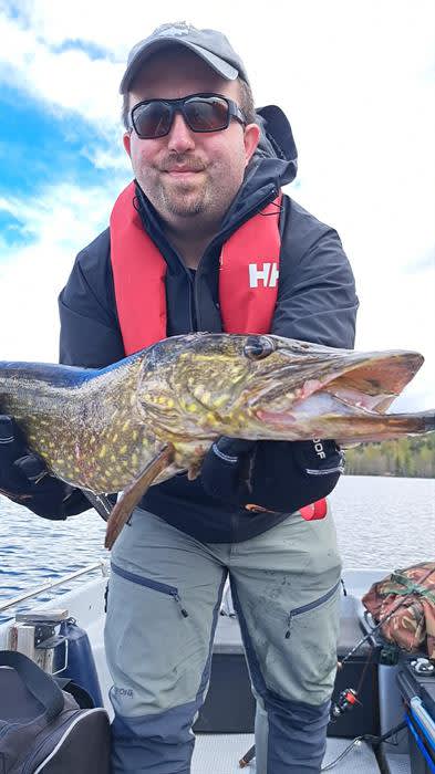 FishQuest Fishing & Outdoors - fiskeguide