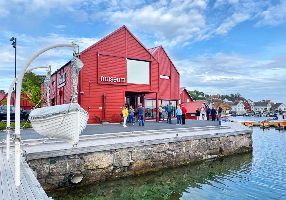 Lyngørfjorden kystkultursenter og Raet nasjonalpark velkomstsenter