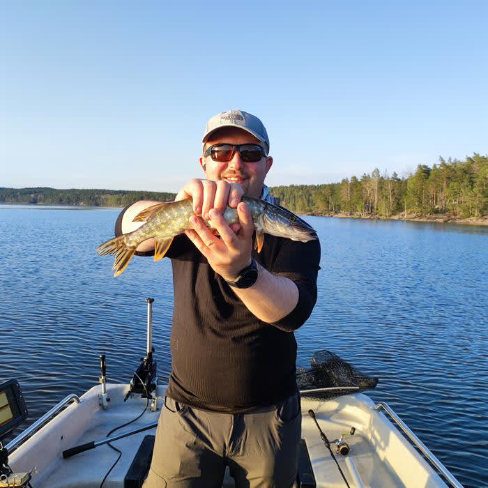 FishQuest Fishing & Outdoors - fiskeguide