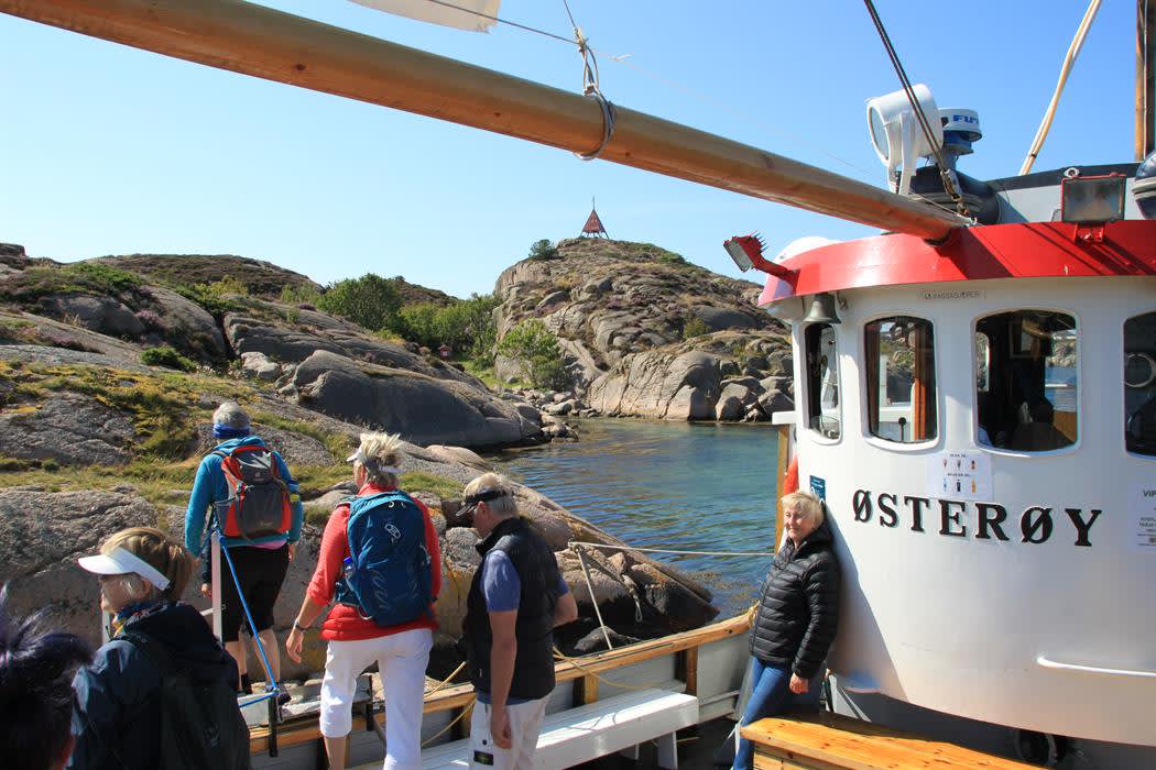 Båttur til Raet Nasjonalpark med M/S Østerøy