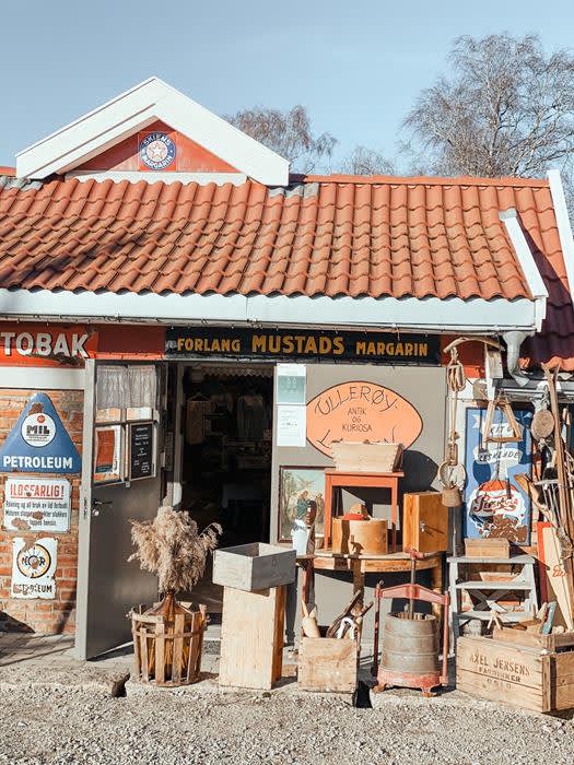 Ullerøylaaven antik og kuriosa