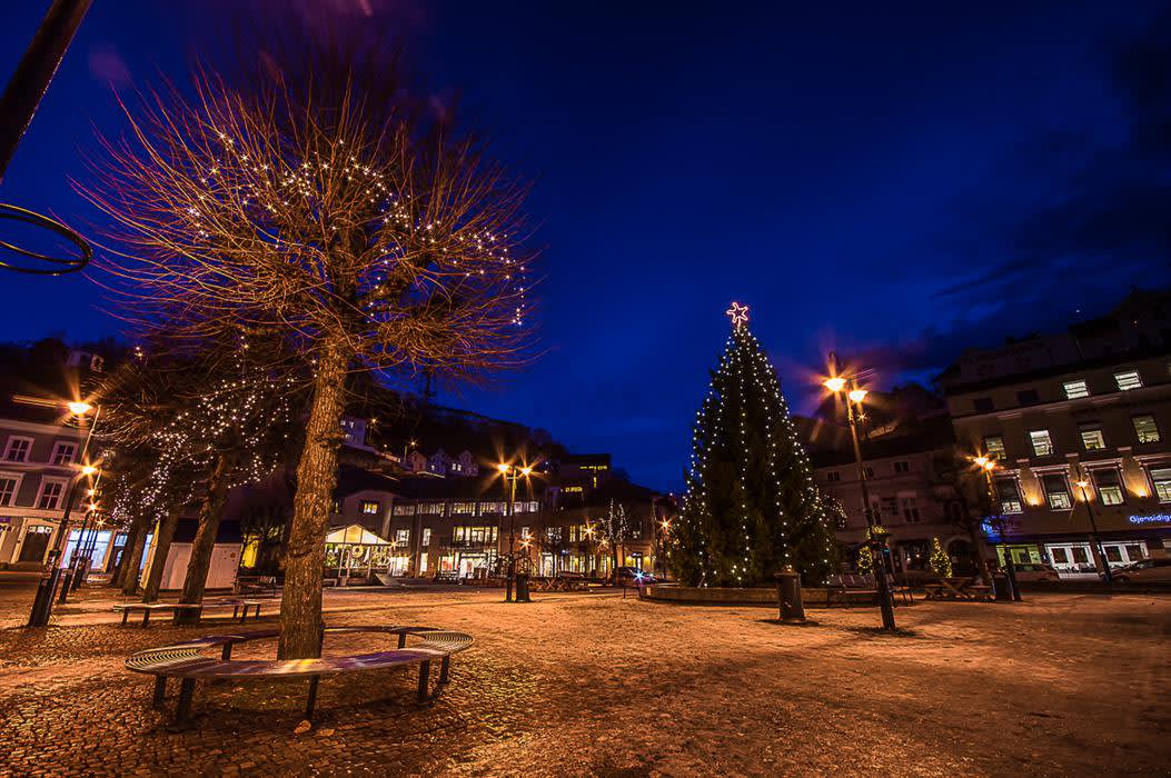 Julegrantenning og åpning av julemarked // Torvet i Arendal