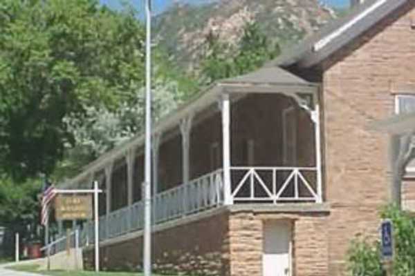 primary image