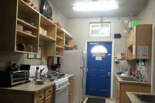 primary image