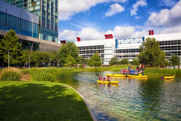 discovery green