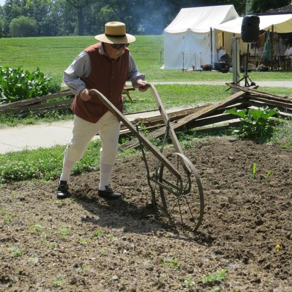 Old Fort civilian activity