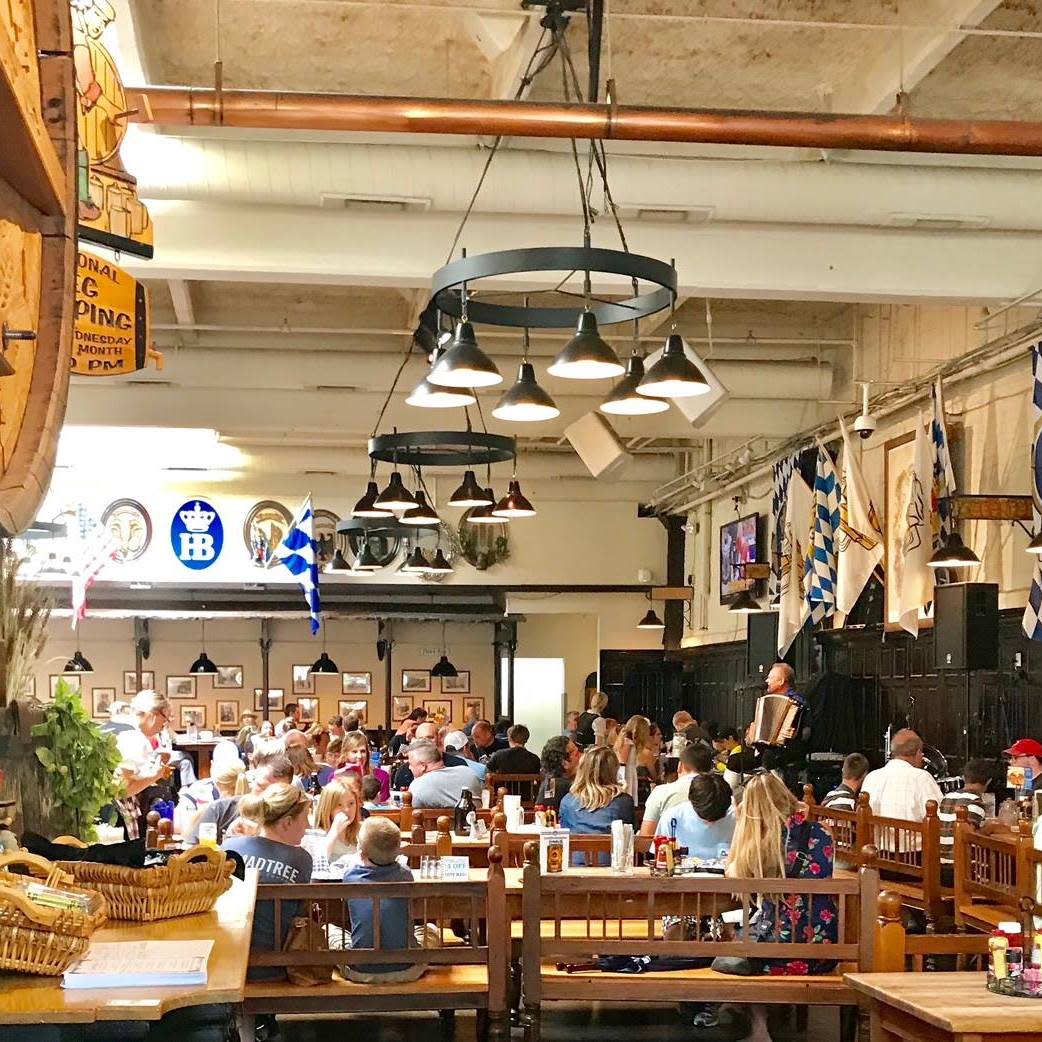 interior shot of people dining at hofbrauhaus in newport ky