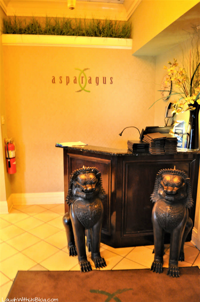 Asparagus Merrillville, Indiana entryway lions