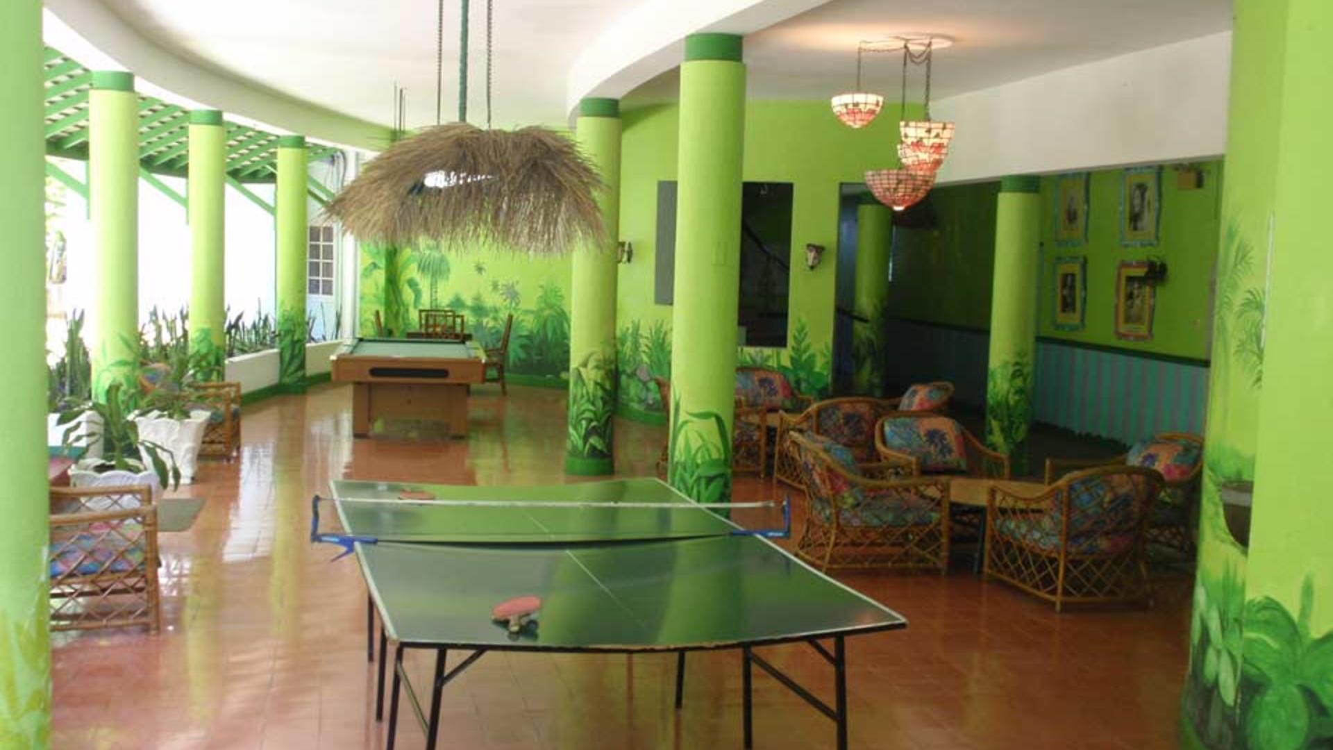 Doctor's Cave Beach Hotel