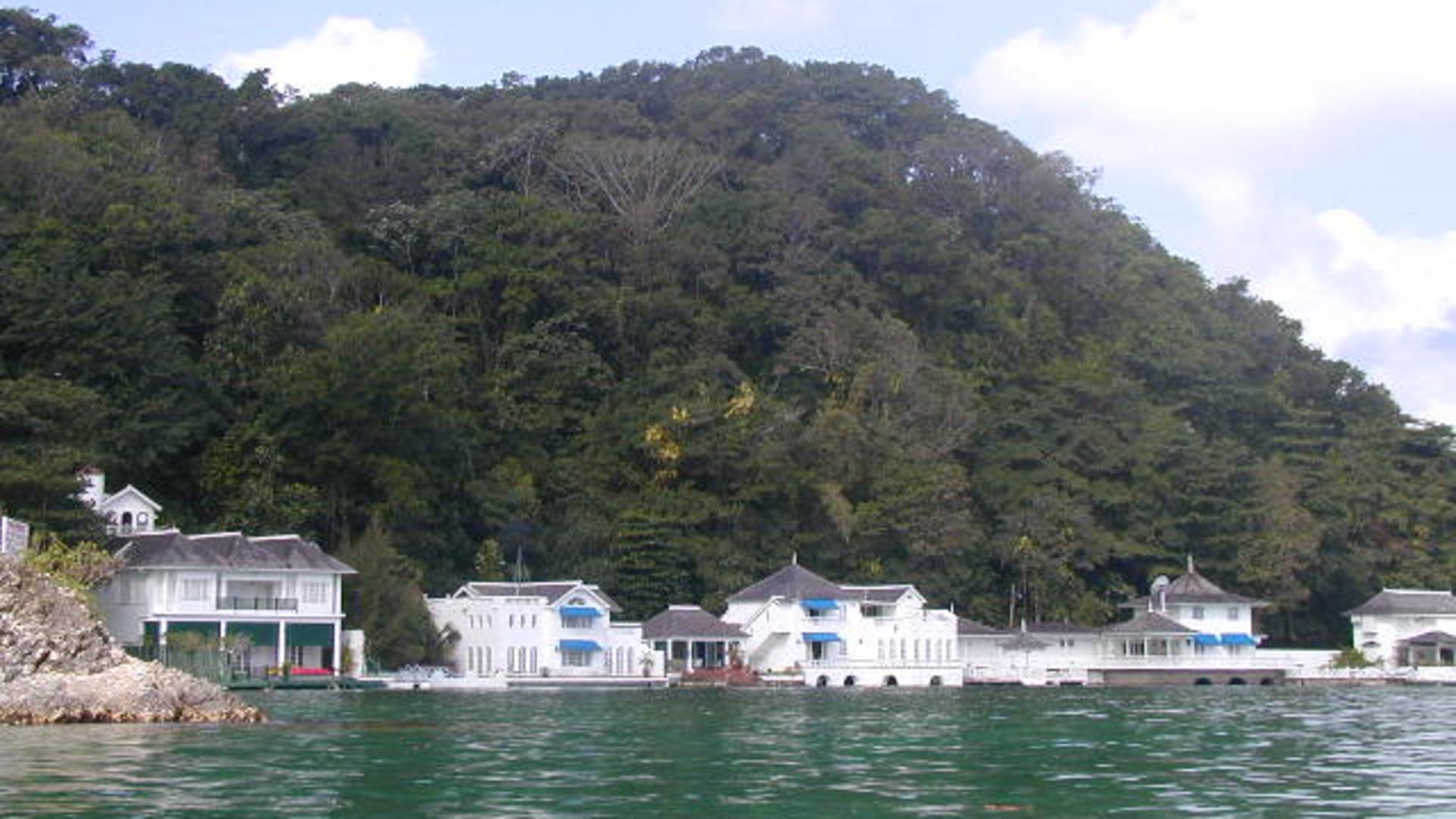 San San