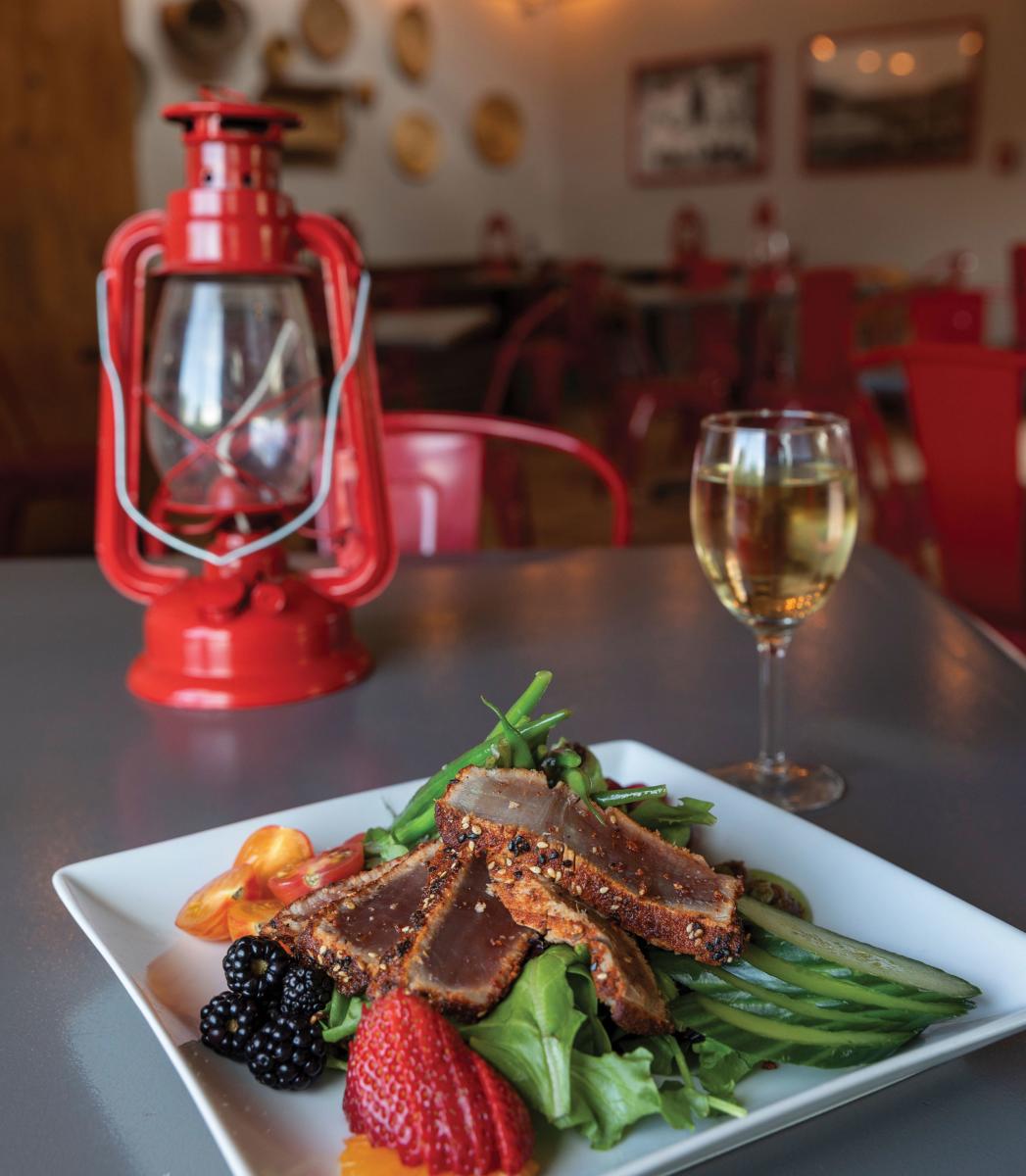 The Niçoise salad at the Hollar