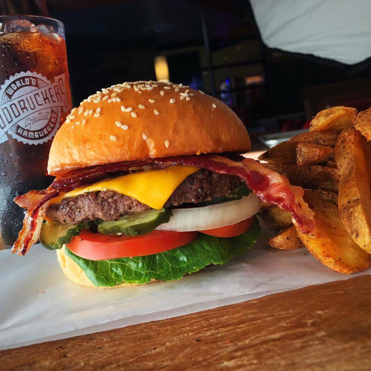 Fuddruckers burger