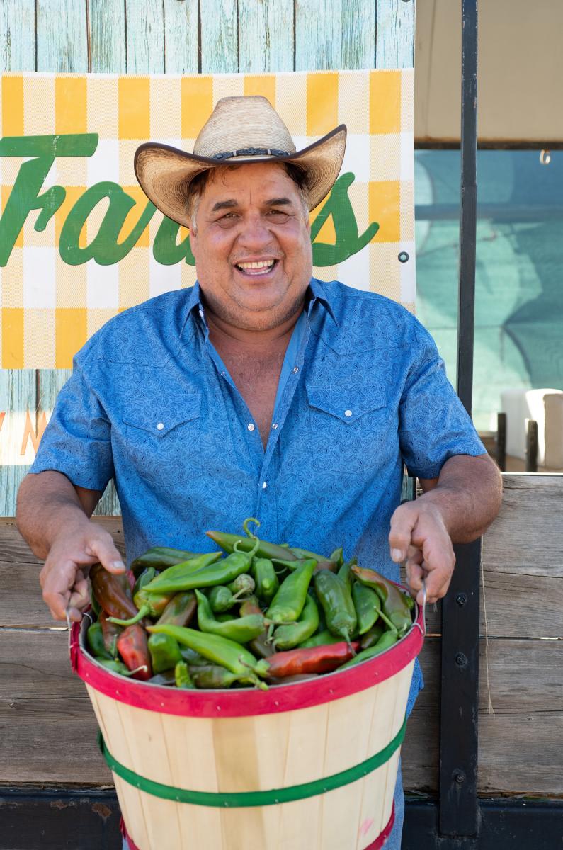 Big Jim Farms owner Jim Wagner shows off prize specimens, New Mexico Magazine