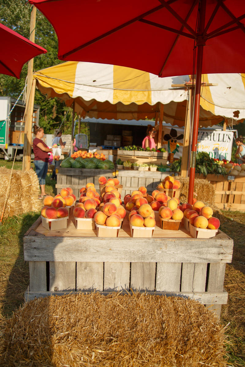 Peaches at Howard County Fair Farmer's Market