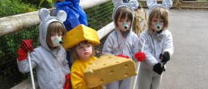 children at Seneca Park Zoo's Zoo Boo event dressed as mice and cheese