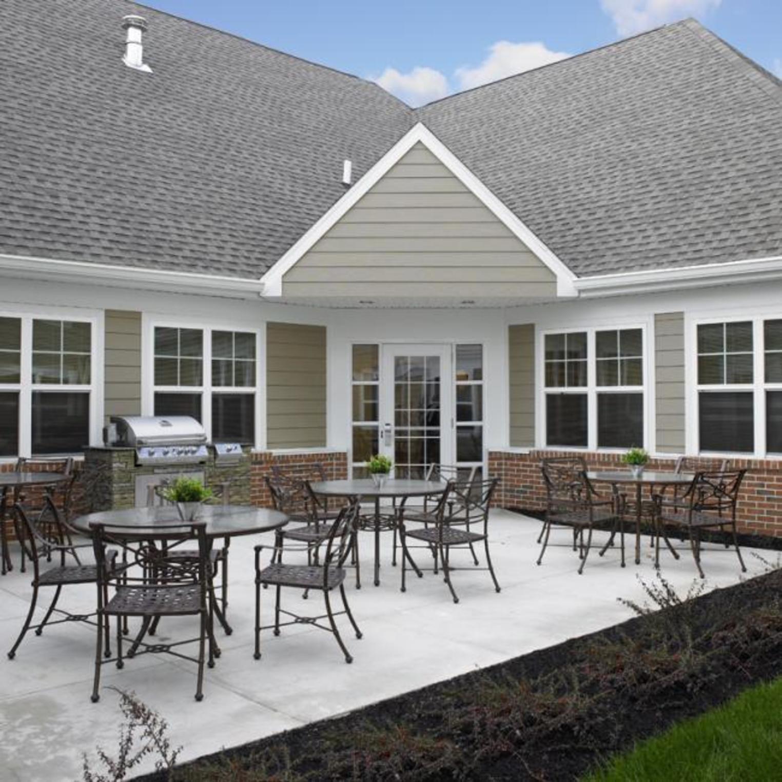 Residence Inn by Marriott Harrisburg Carlisle Outdoor Patio Area w/Guest Grill
