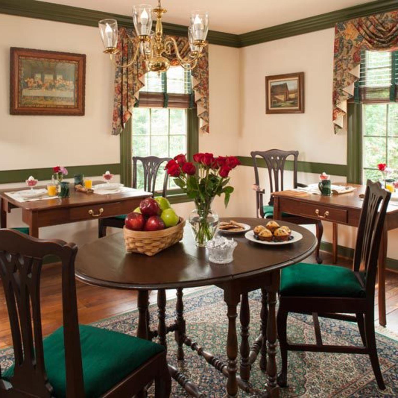 30 Timber Road Dining Area