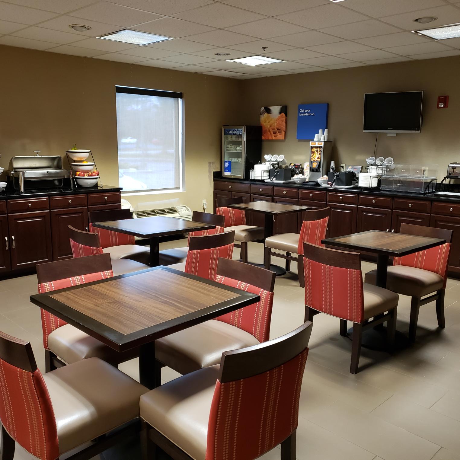 Comfort Inn Mechanicsburg Dining Area