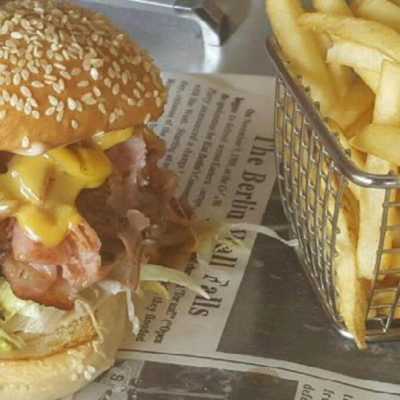 Dad's Garage Grill & Burger House
