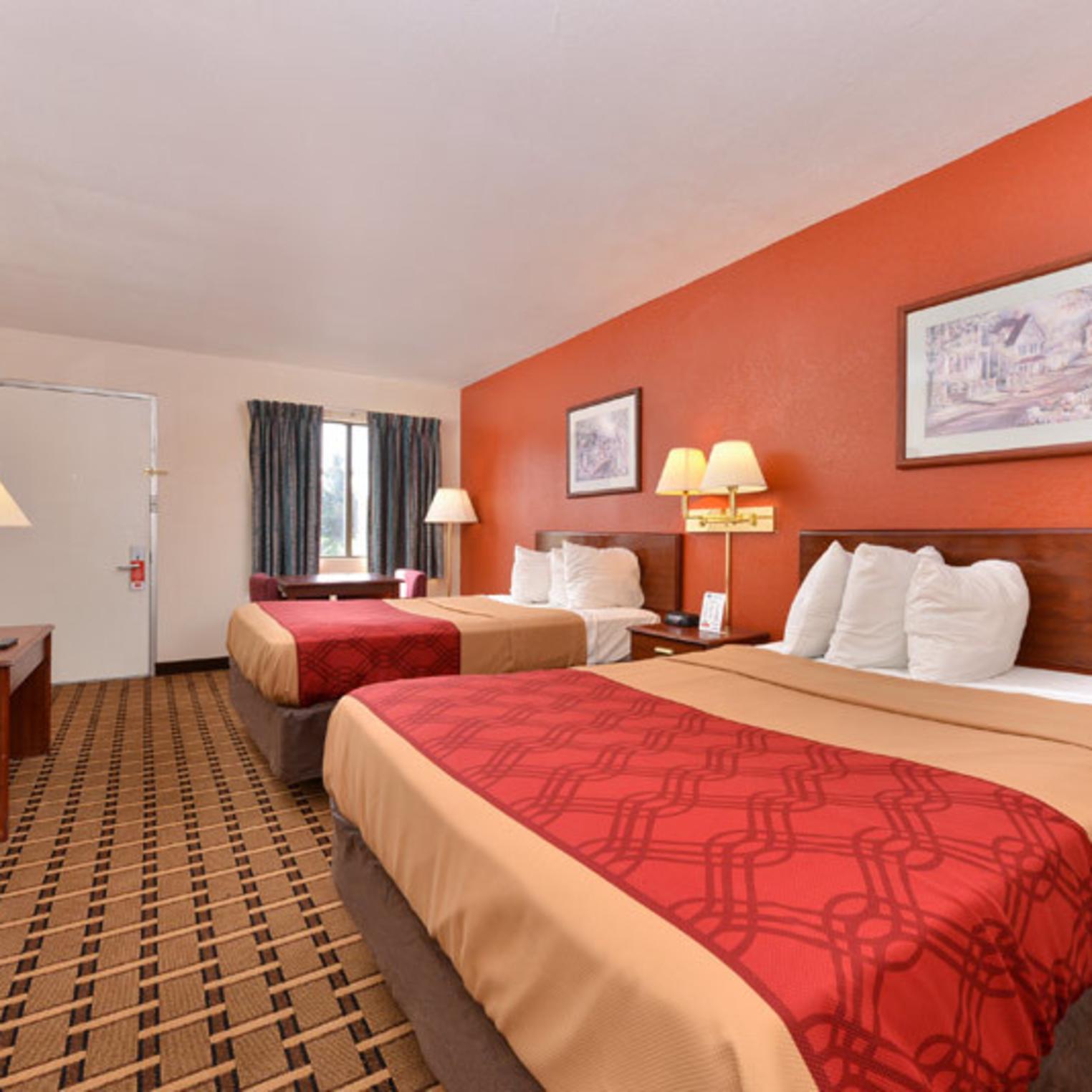 Econo Lodge Carlisle Guest Room
