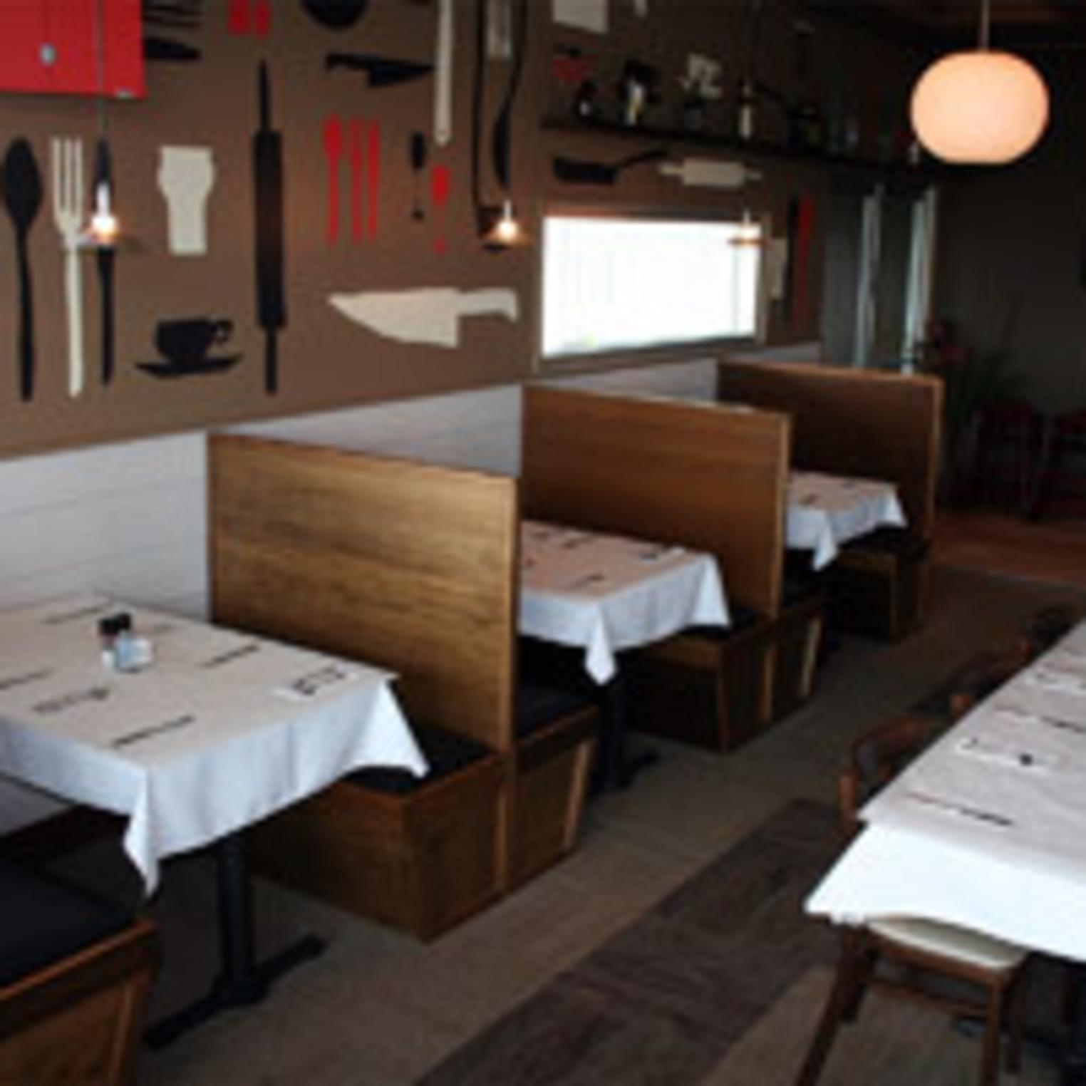 Nolo's Bar & Restaurant