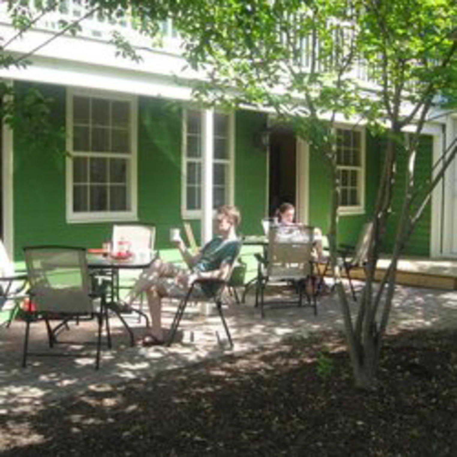 Spoons Cafe Courtyard