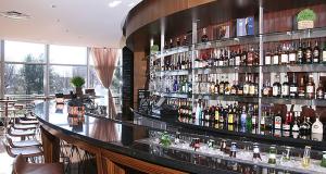 Outside Dining & Restaurants With Outdoor Seating | FXVA