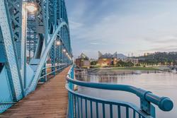 Walnut Street Bridge and Aquarium