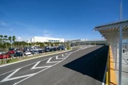 Exterior view of Cruise Terminal 4 transportation area