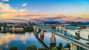 Matador Network_Downtown-Chattanooga-and-Tennessee-River_Kevin Ruck