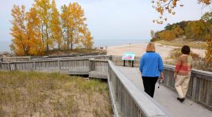 Great Lakes Seaway Trail boardwalkers; photo: George Fischer