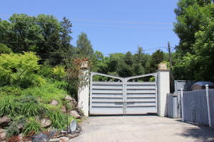 La Paloma Gate